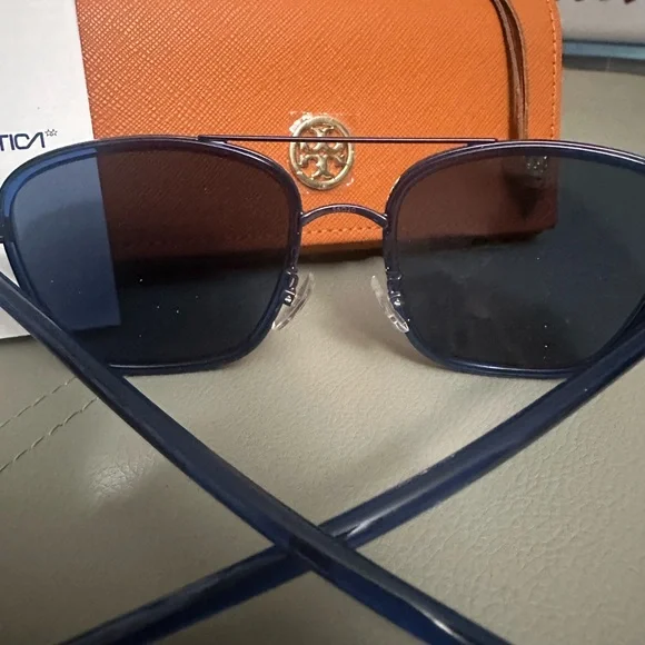 Tory Burch blue sunglasses with case, cloth & card Unisex